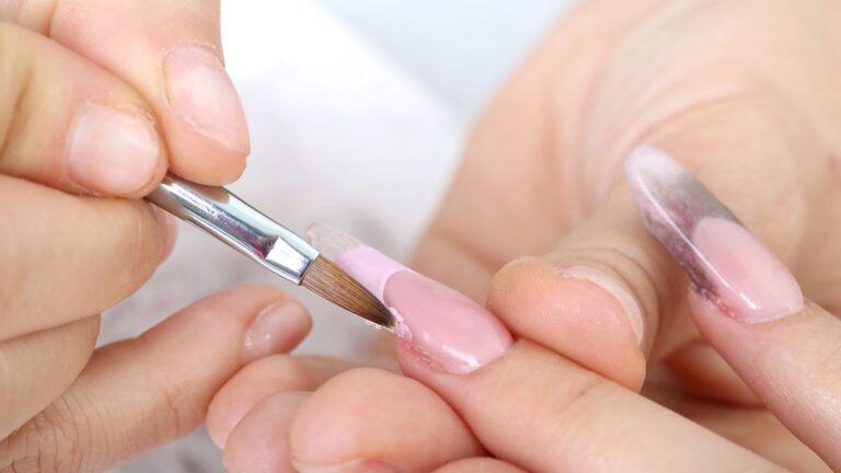 UÑAS