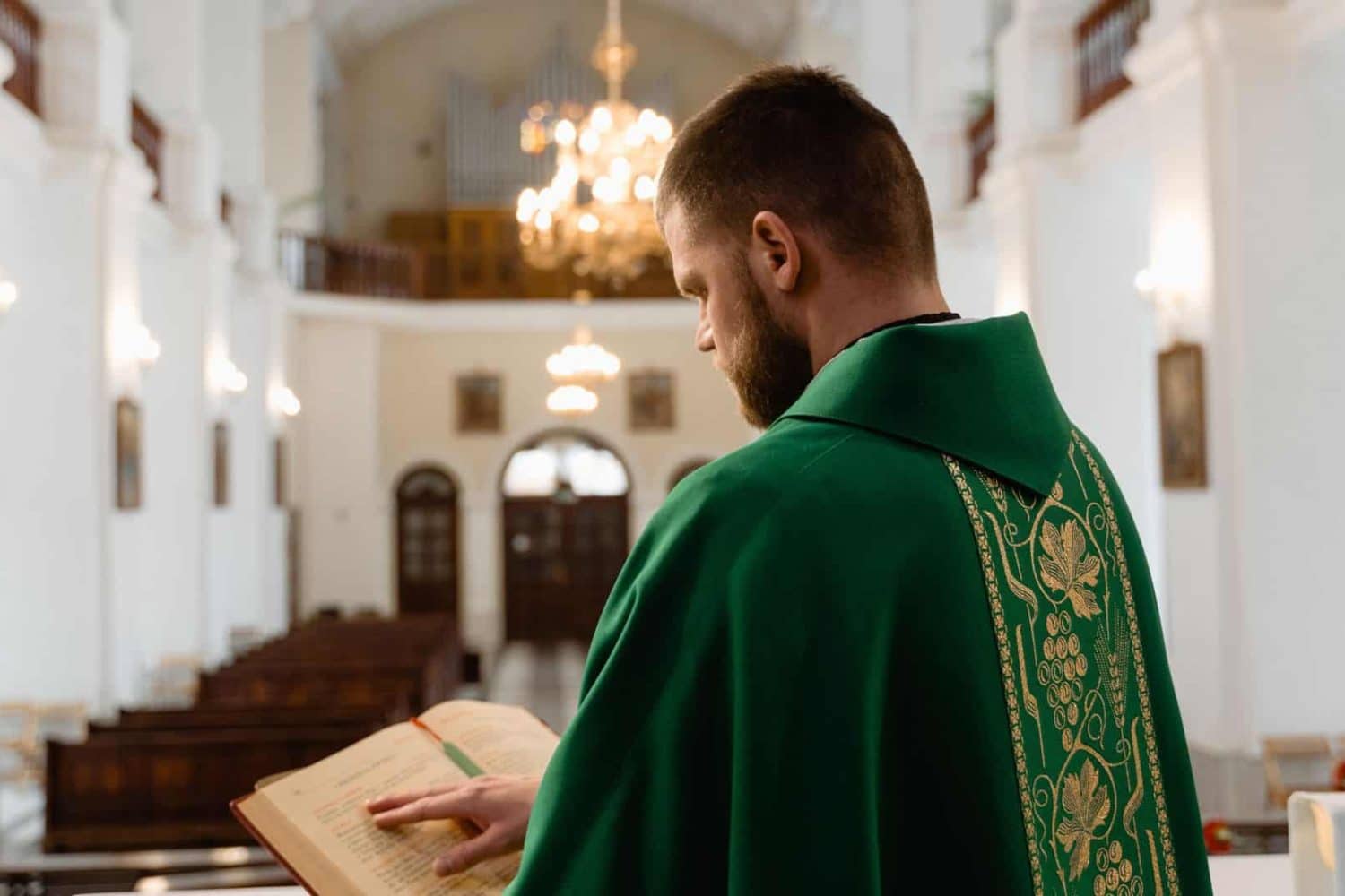 Sacerdote