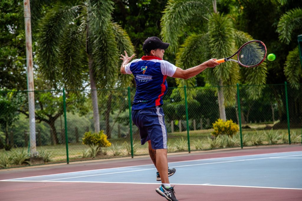 Tenis