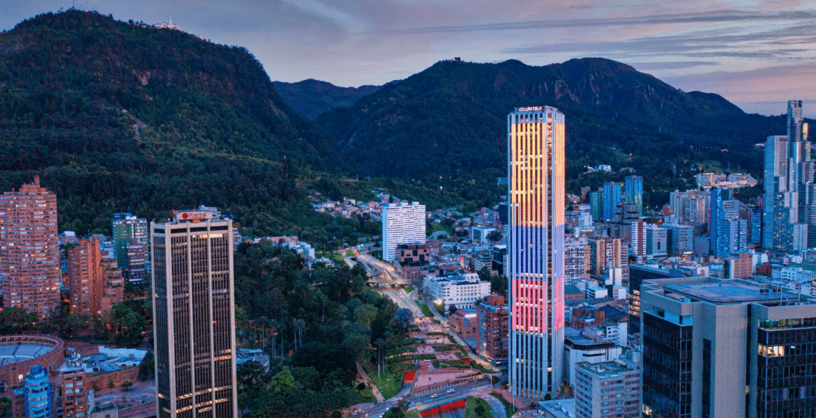 La ciudad de Bogotá en pleno atardecer