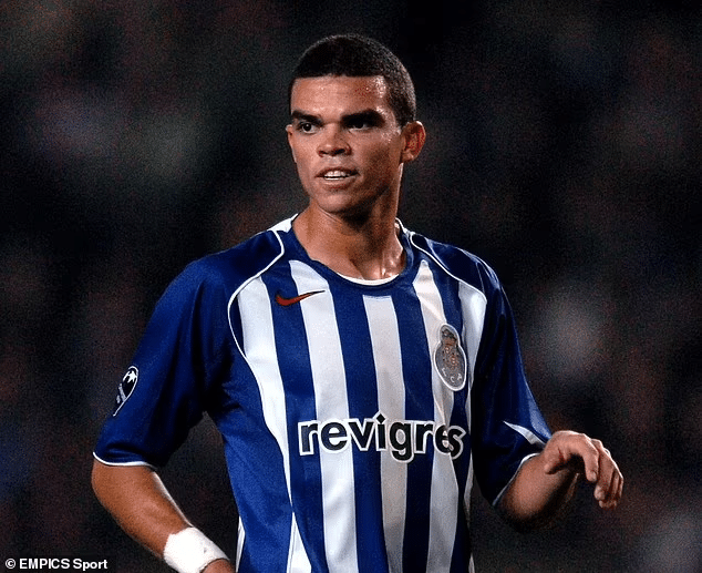 Pepe en su primer paso por el Porto (2004)