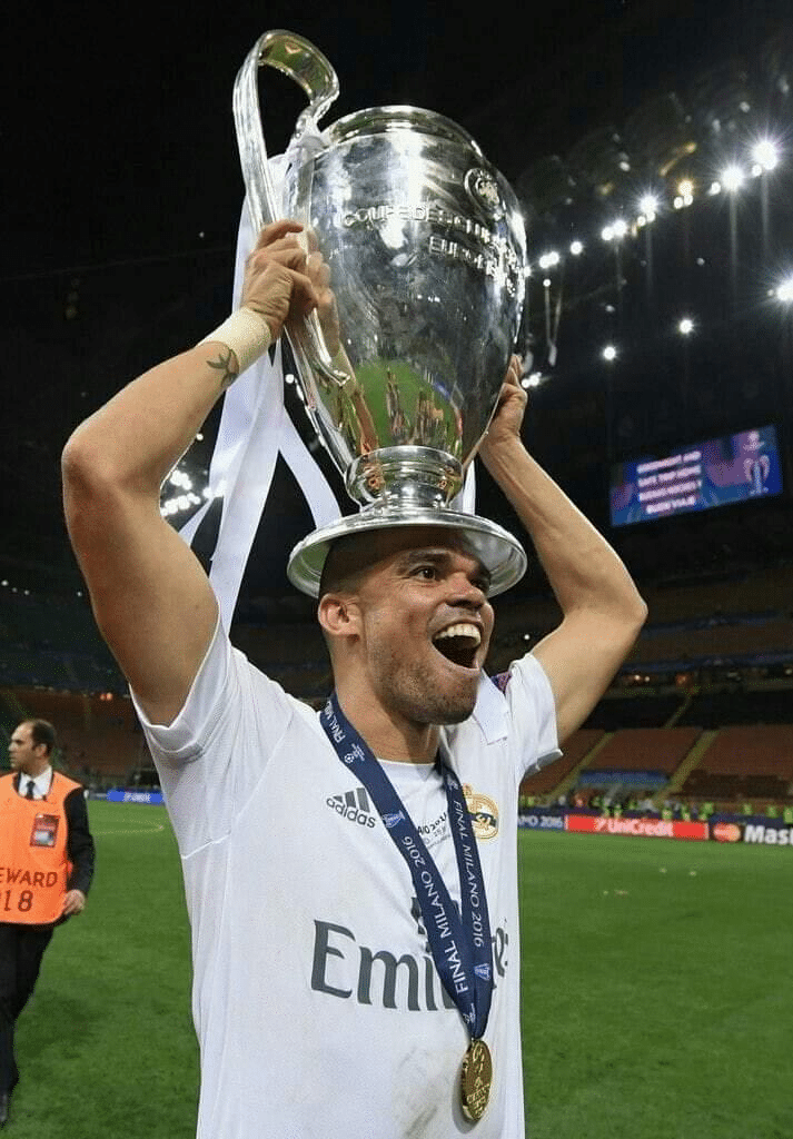 Pepe festejando la undécima Champions League del Real Madrid (2016)