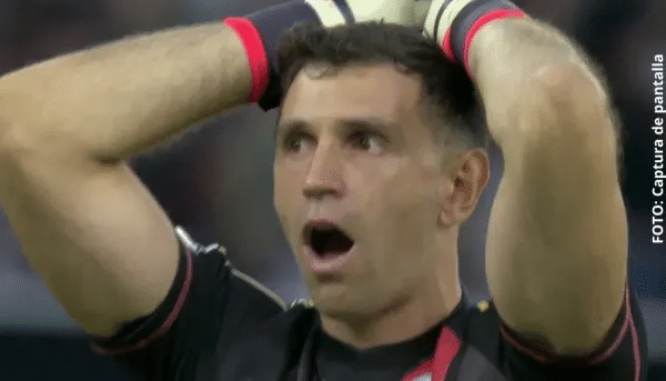 Reacción del dibu ante el gol de duran