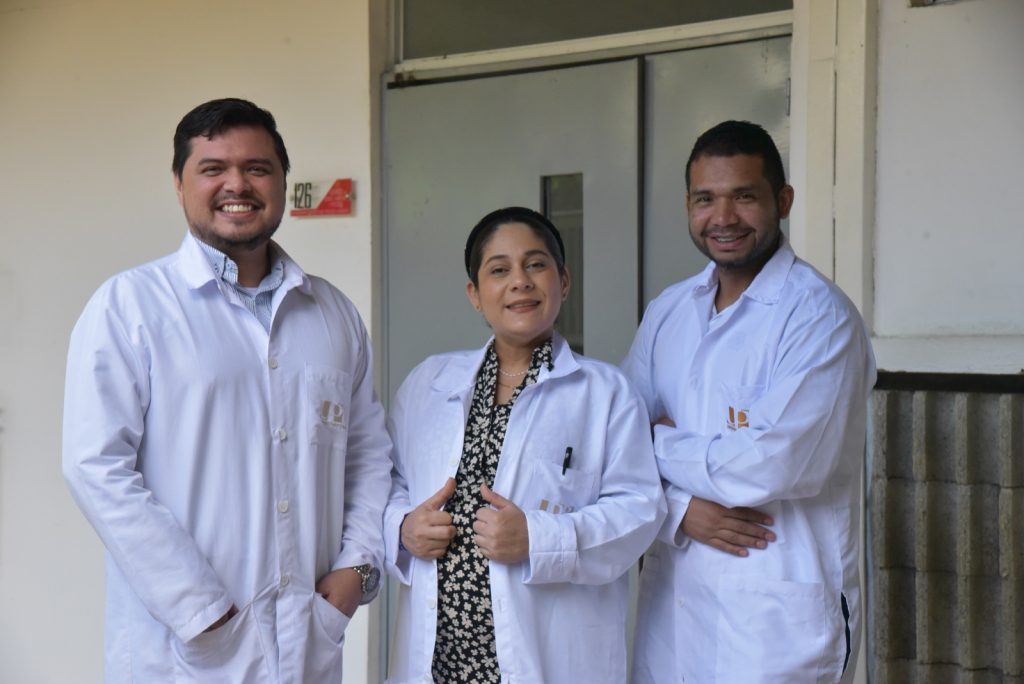 Innovación UPB: Tecnología que revoluciona el calentamiento de líquidos en microondas