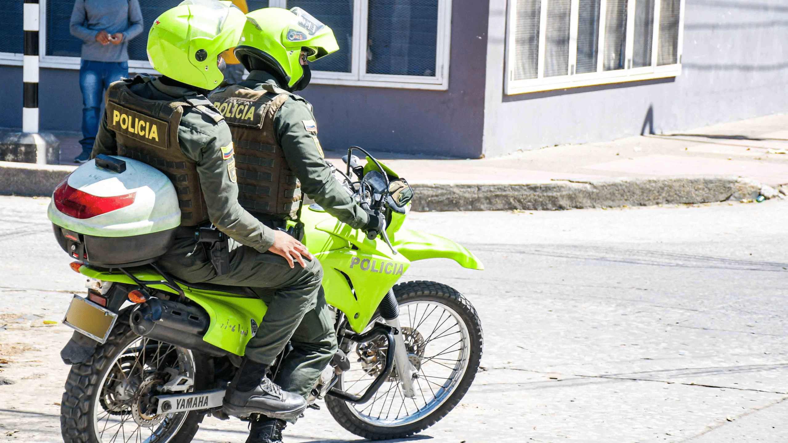 Policía