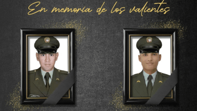 policías