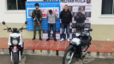 policías