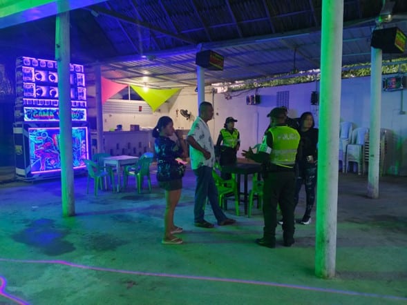 policía