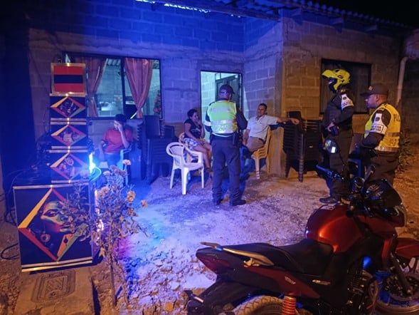 policía