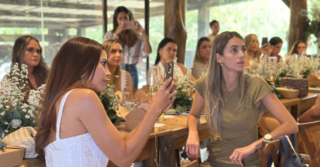Participantes en el lanzamiento de Maria Lucia Estrada