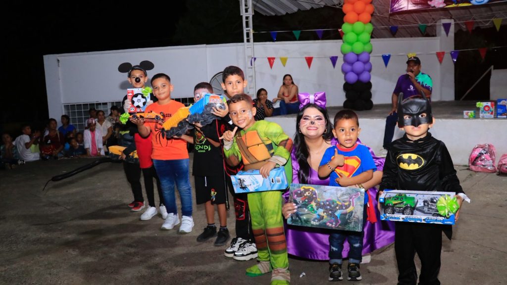 Más de 1.500 infantes disfrutaron del halloween, con shows, disfraces y mucha alegría