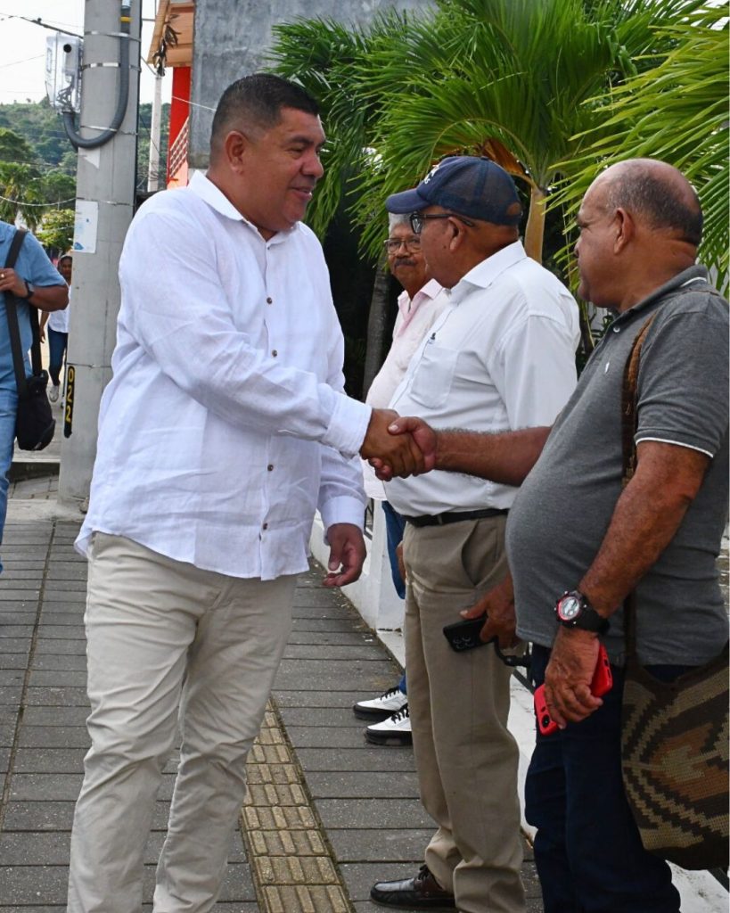 Alcalde Juan Carlos Yances Padilla palacio municipal