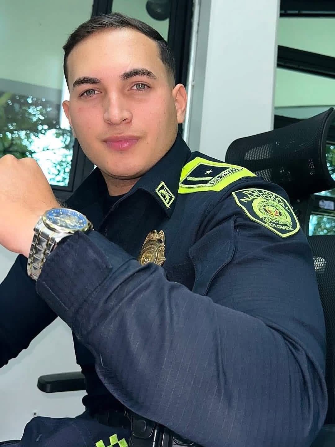 Policía