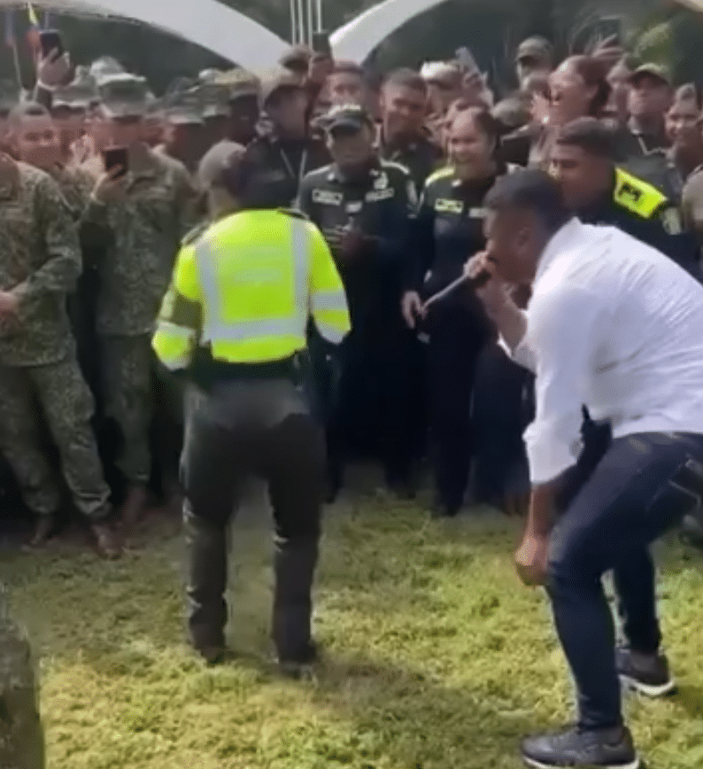 policía