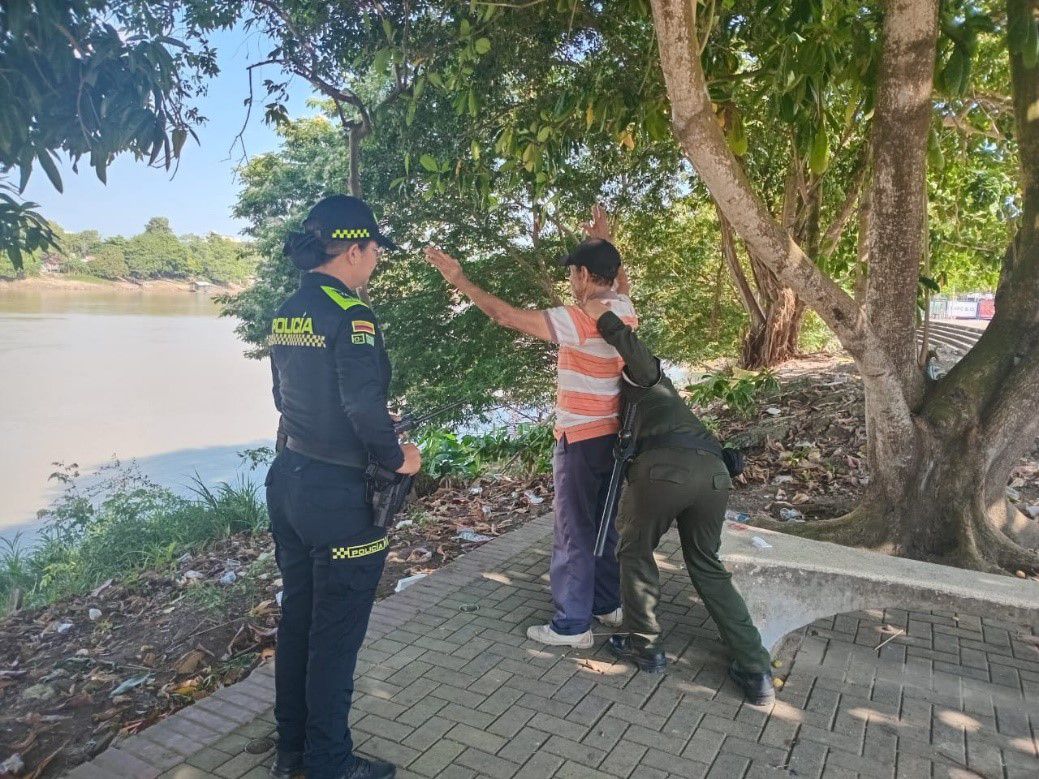 Policía