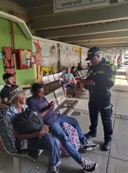 Policía