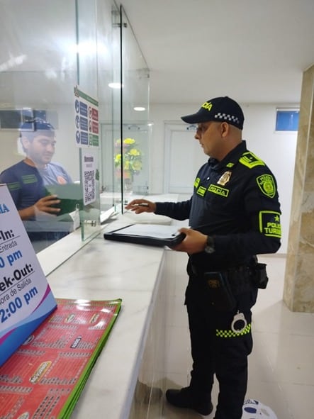 Policía