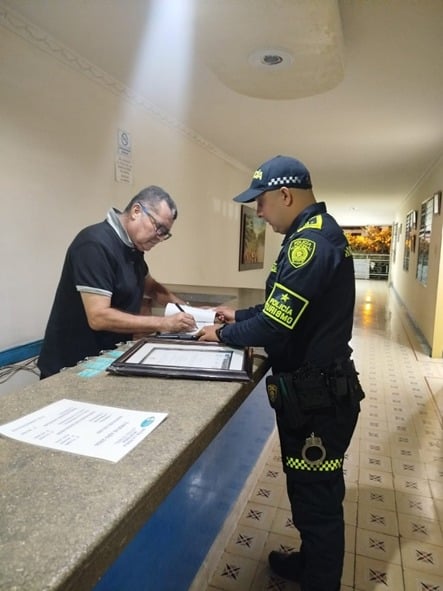 Policía