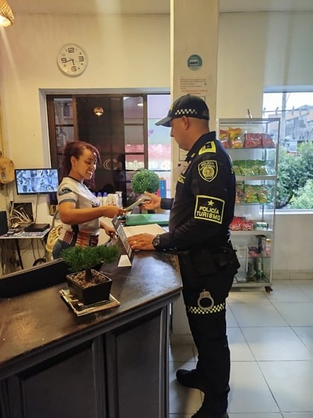 Policía