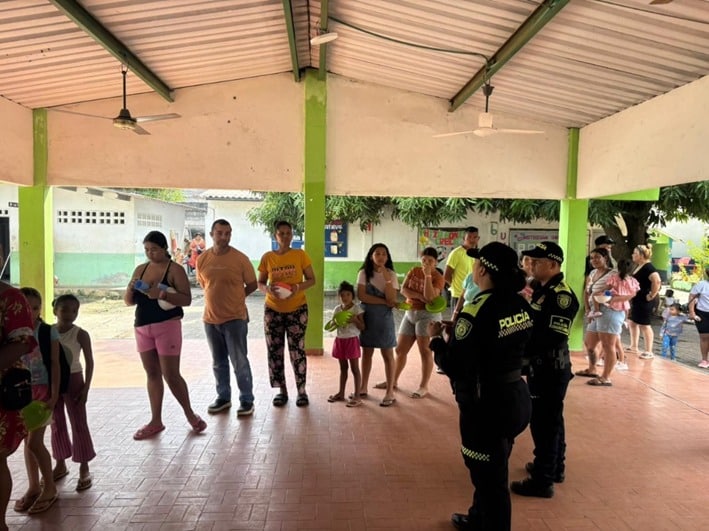 Policía
