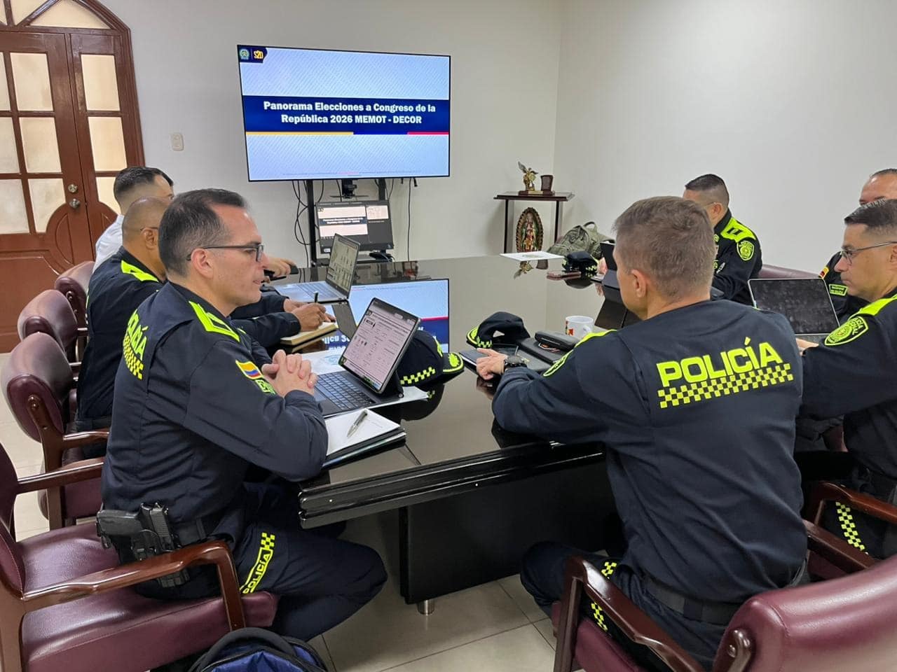 Policía