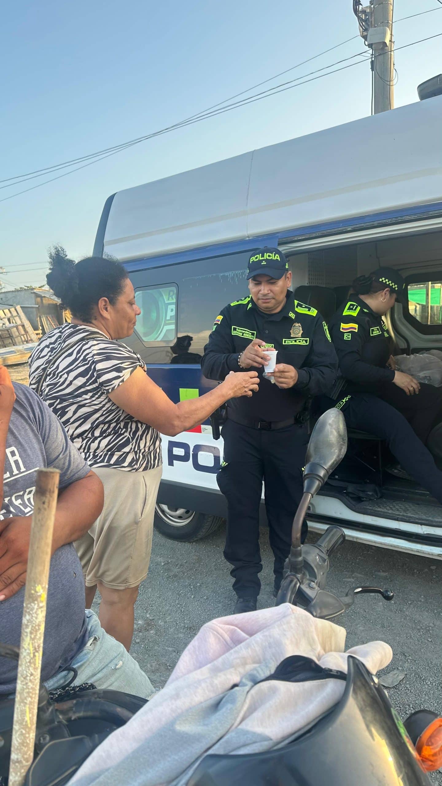 policía