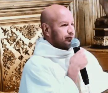 sacerdote