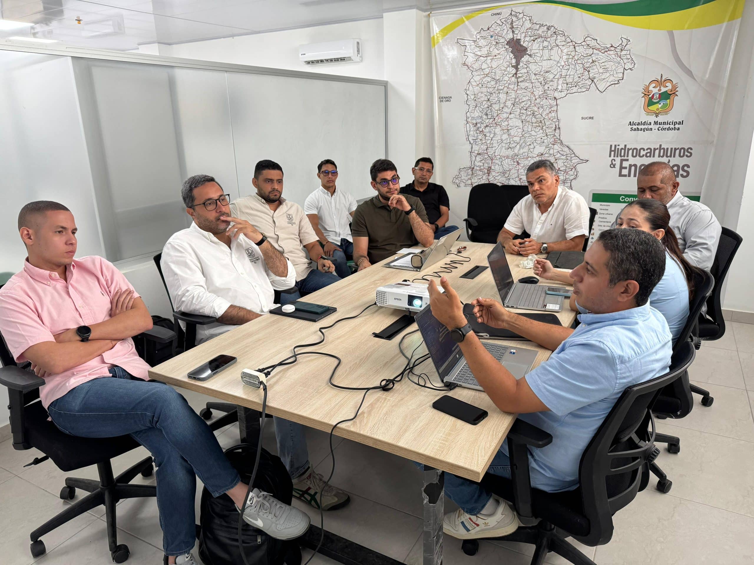 Obra de la Calle Larga en Sahagún toma impulso tras superar retrasos