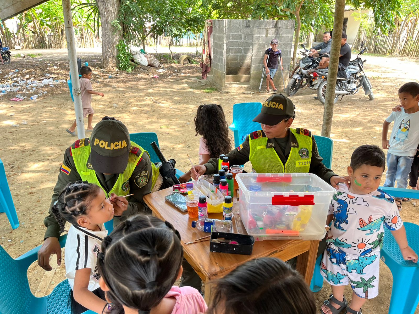 Policía