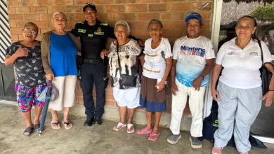 Policía