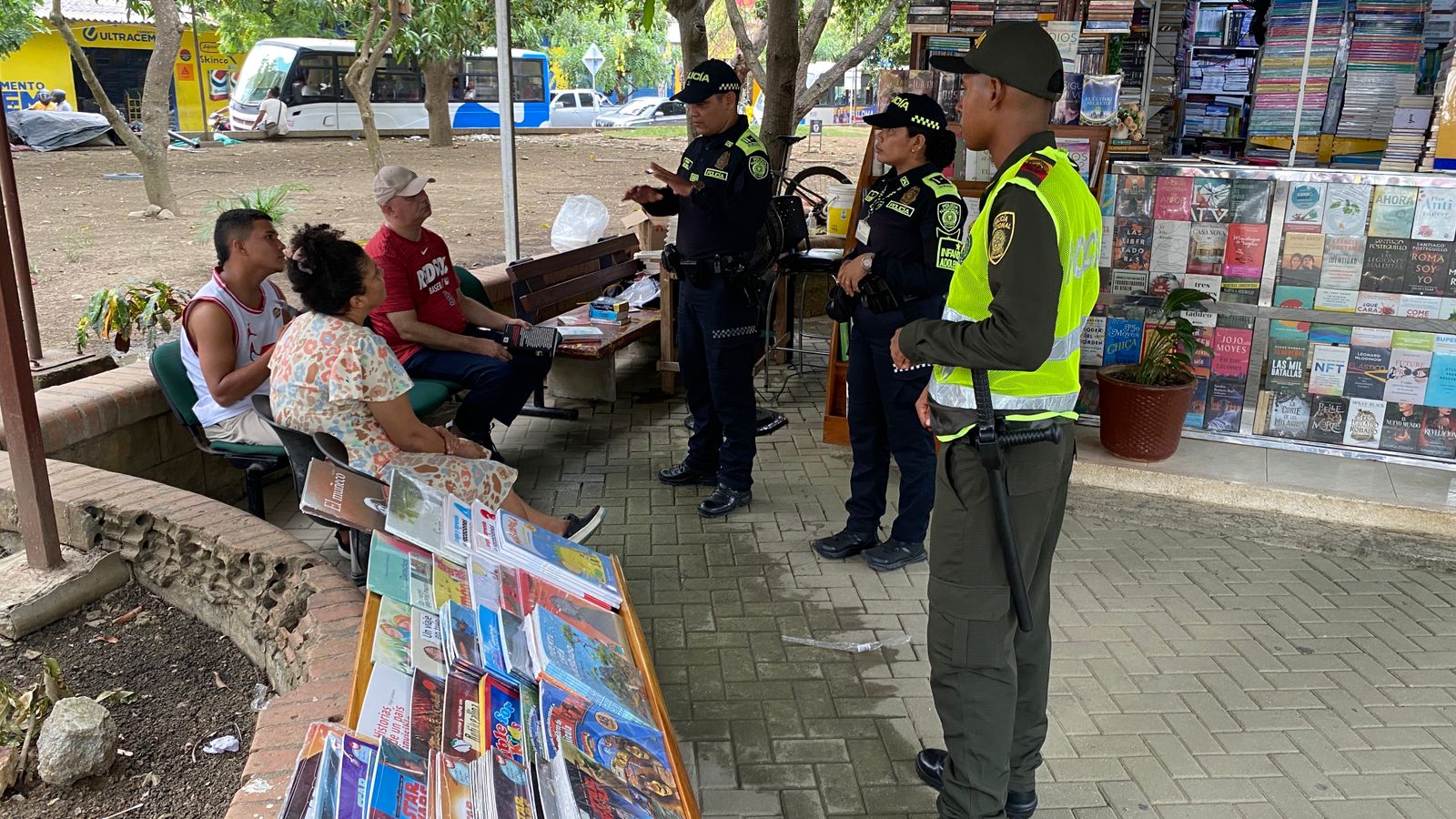 Policía