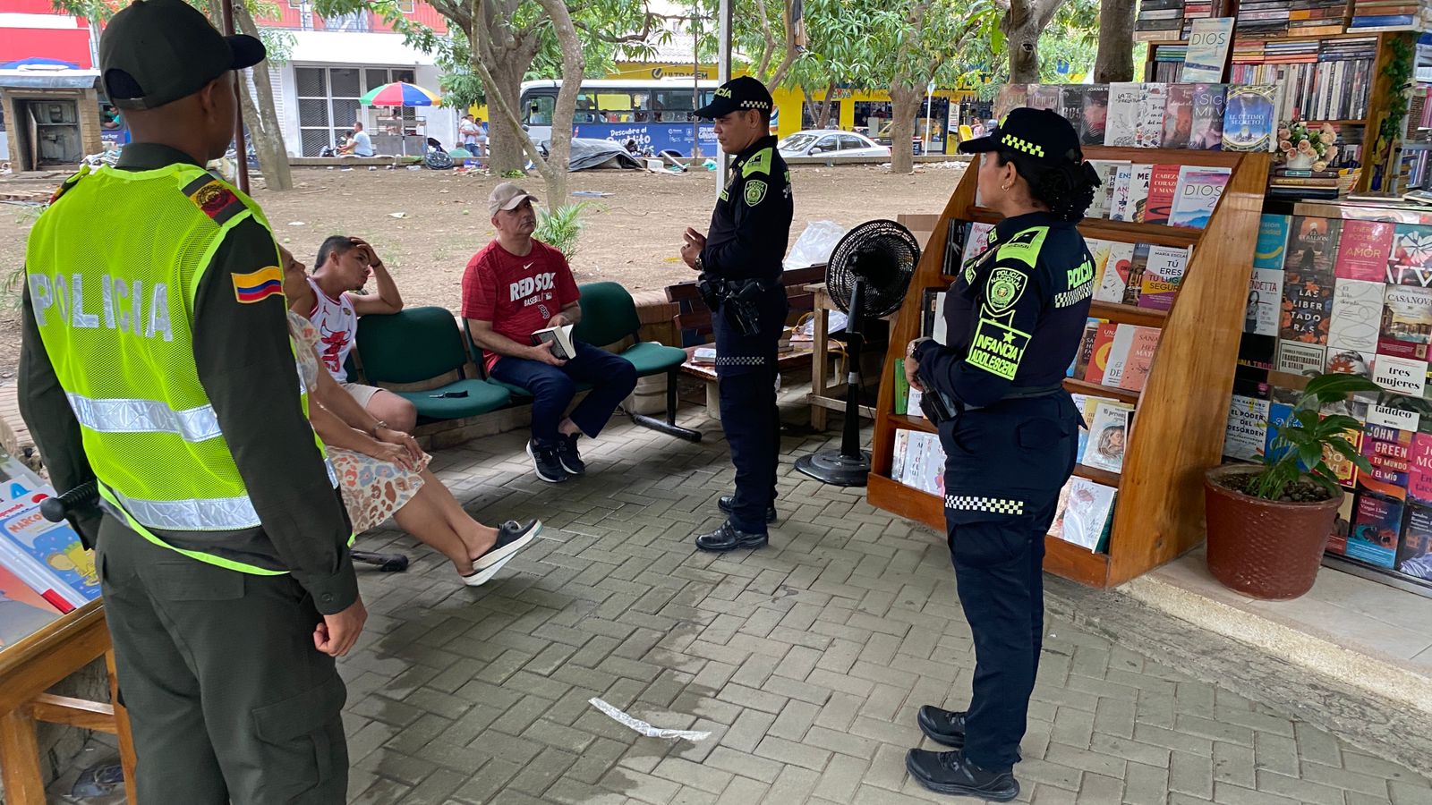 Policía