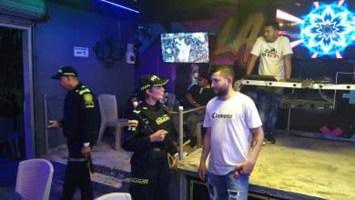 Policía
