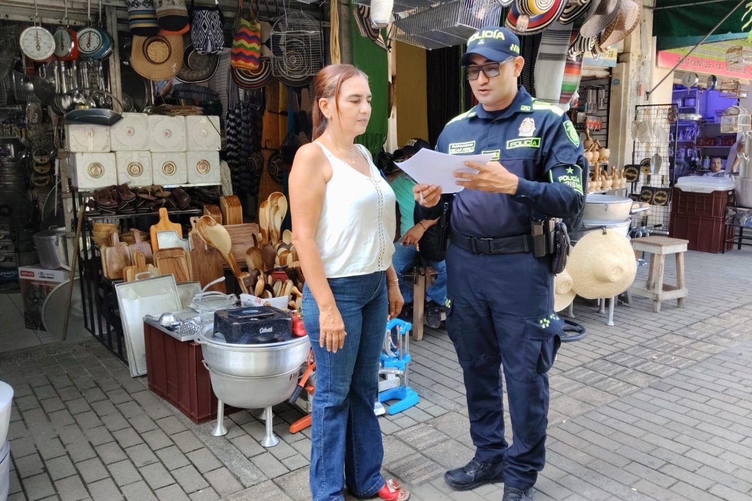 policía