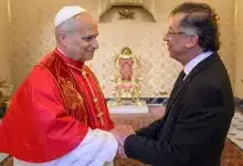 Gustavo Petro Papa Leon