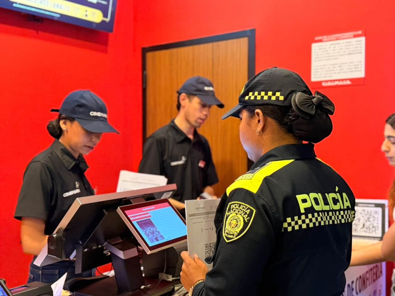 Policía