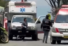 policías