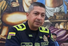 Policía