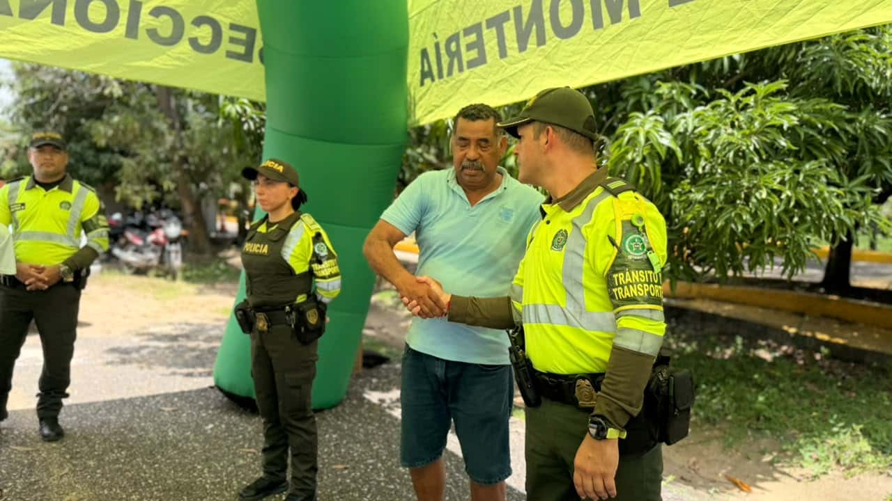 Policía